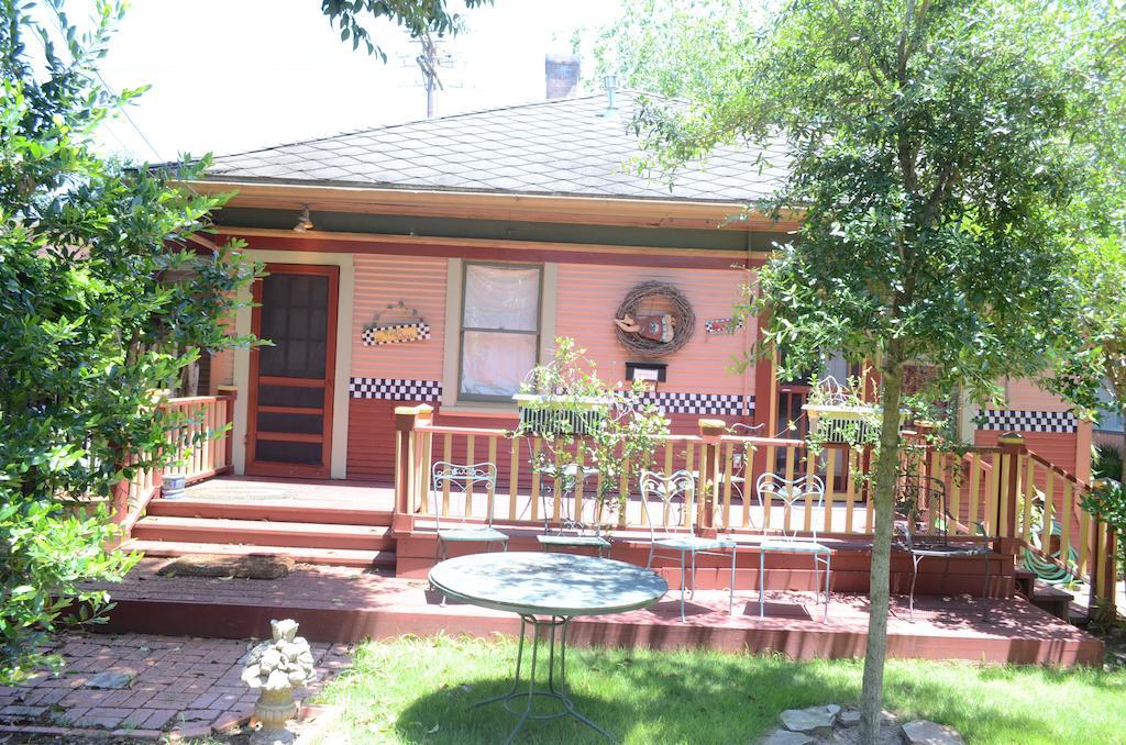 Robin'S Nest B&B Houston Exterior photo